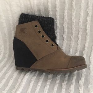 SOREL leather booties EUC